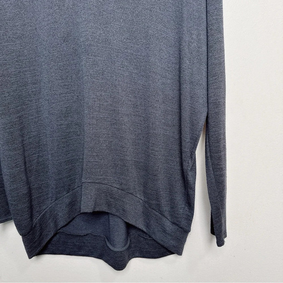 Aritzia Wilfred Free Womens Medium Vneck Rayon Devinette Tshirt - Picture 6 of 14